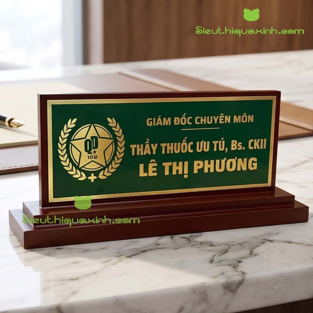 Tổng hợp các mẫu biển chức danh để bàn đẹp nhất