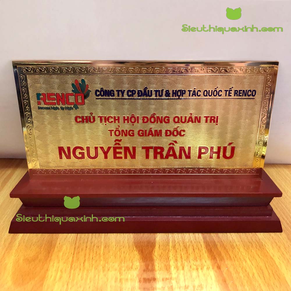 Biển chức danh để bàn chất liệu Đồng Mạ Vàng cao cấp
