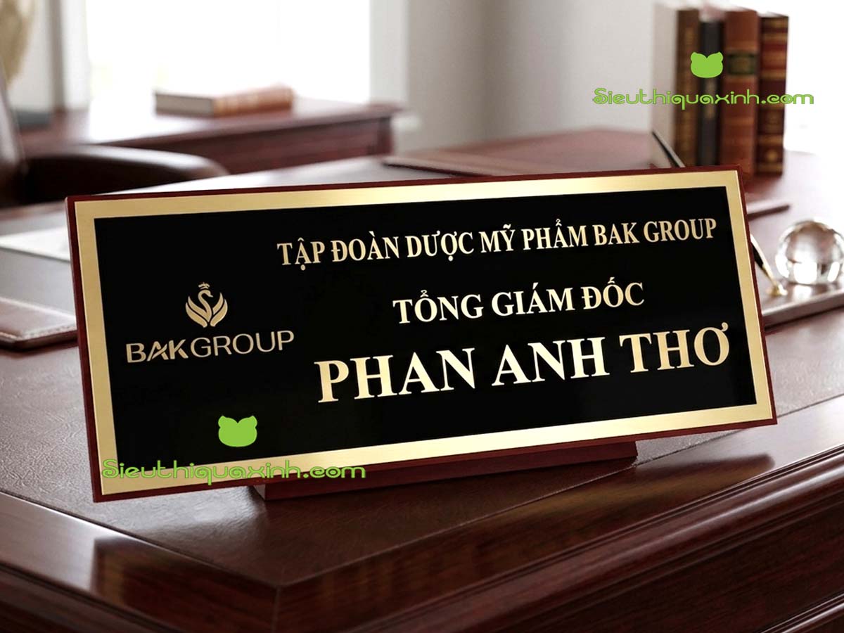Mẫu biển chức danh để bàn giám đốc tinh tế