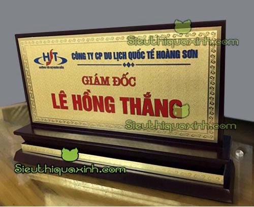 biển ghi tên chức danh nhân viên